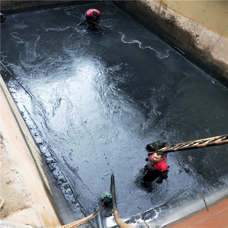 细水乡废水池清理
