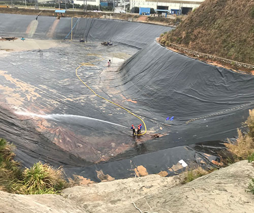 细水乡废水池清理